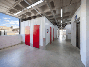 Trasteros en Madrid de Globalbox con acceso 24h, máxima seguridad y almacenamiento flexible.